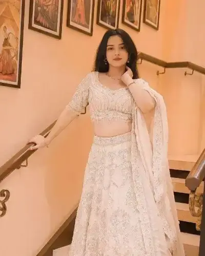 Escort Savar Kundla